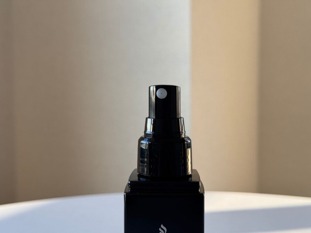 REQST DIO BLACK CHARGE EXTRAのスプレー式先端部分